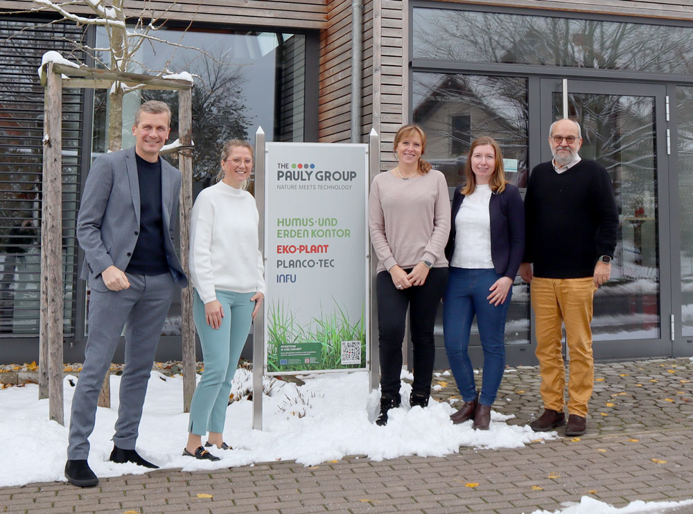 Die Geschäftsleitung der PAULY GROU mit Landrätin Frau Rathgeber und Herrn Dr. Lars Kleeberg von der Wirtschaftsförderungsgesellschaft Werra-Meißner-Kreis GmbH   
