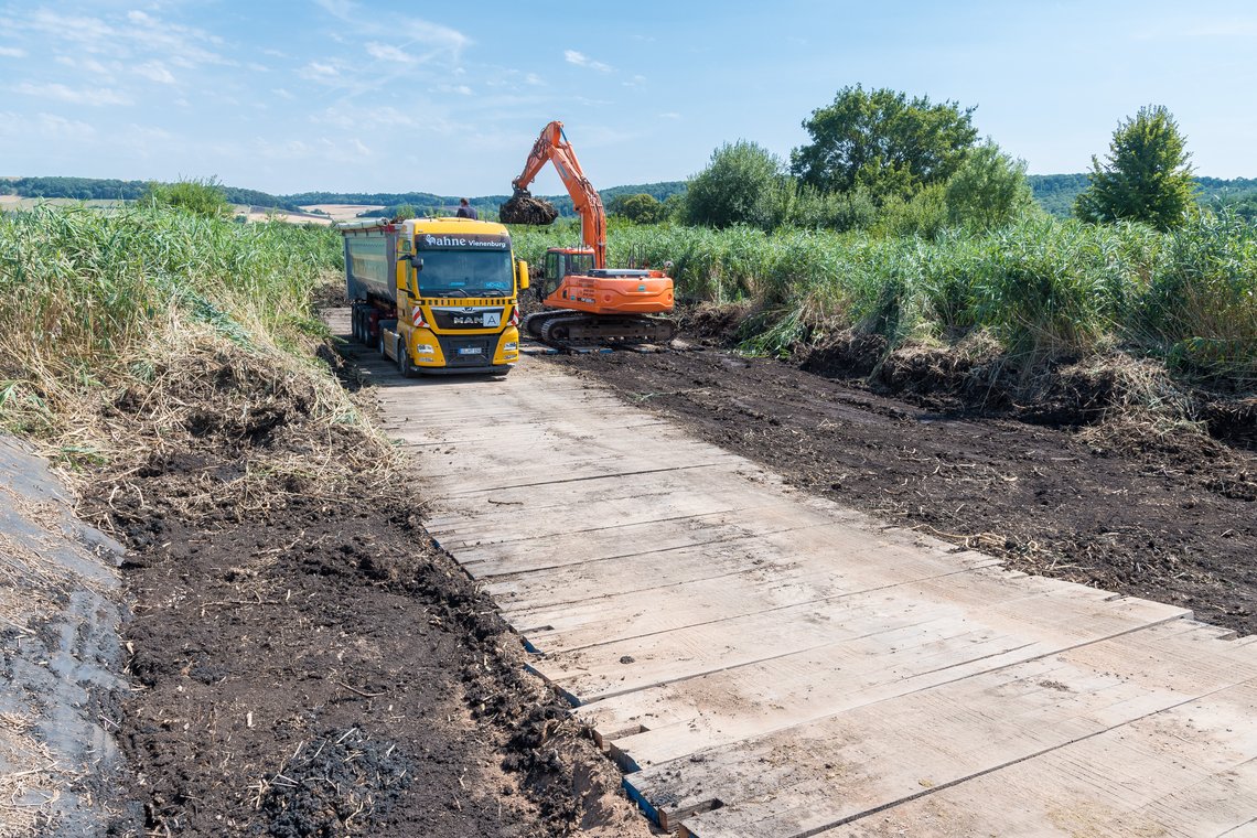 Räumung einer Klärschlammvererdungsanlage